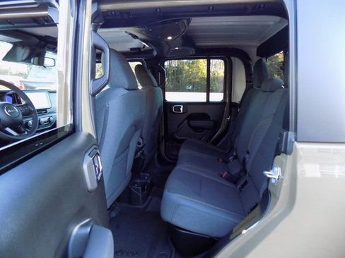 New 2026 Jeep Gladiator Sport AWD/4WD image 14