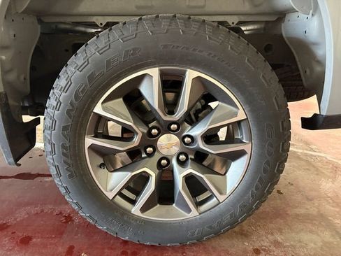 Used 2024 Chevrolet Silverado 1500 LT AWD/4WD image 26