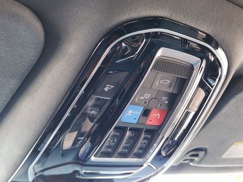 Used 2022 Jeep Grand Wagoneer Series III w/ Flexible Seating Group image 27