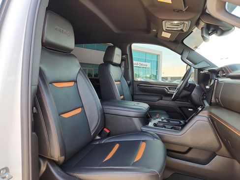 Used 2025 GMC Sierra 2500 AT4 AWD/4WD image 15