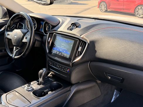 Used 2018 Maserati Ghibli image 27