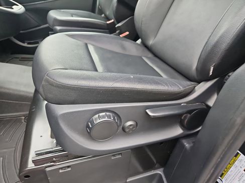 Used 2020 Mercedes-Benz Metris Passenger image 17