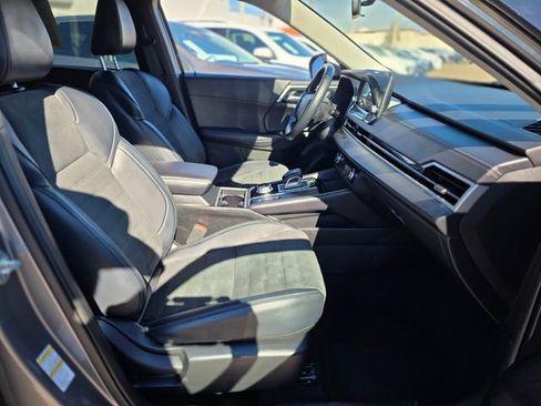 Used 2024 Mitsubishi Outlander SE image 10
