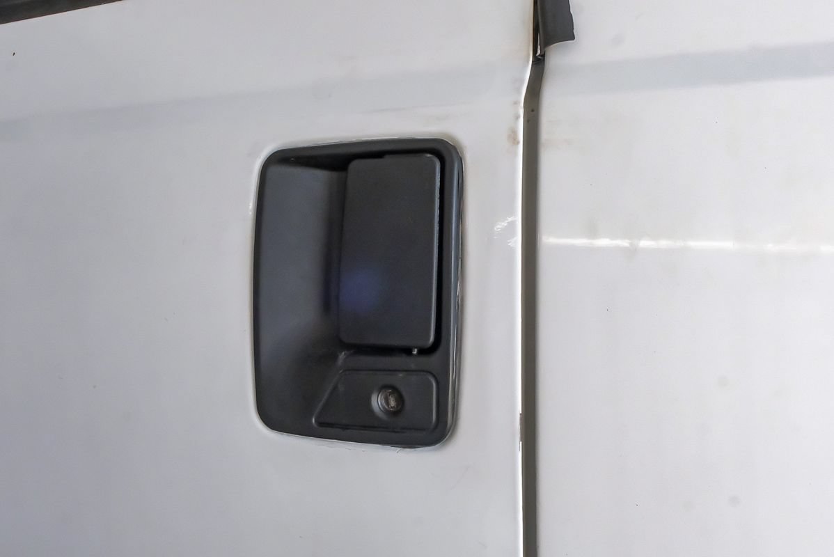 Used 2005 Ford F250 XL AWD/4WD image 37