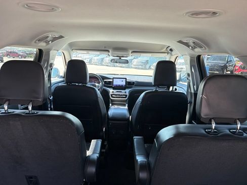 Used 2023 Ford Explorer XLT w/ Equipment Group 202A AWD/4WD image 25