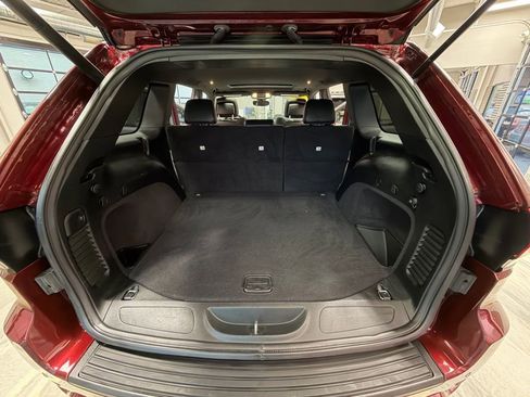 Used 2018 Jeep Grand Cherokee Altitude image 45
