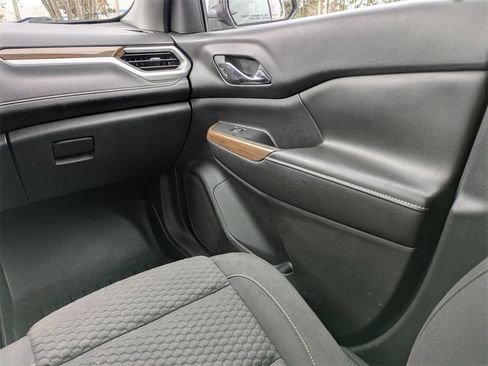 Used 2018 GMC Acadia SLE image 26