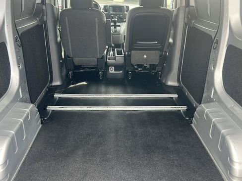 Used 2020 Nissan NV200 SV FWD image 9