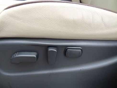 Used 2020 Nissan Armada Platinum w/ Captain's Chairs Package RWD image 7