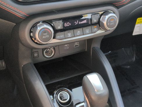 New 2025 Nissan Versa SR w/ Trunk Package FWD image 19