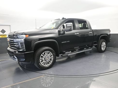 Used 2022 Chevrolet Silverado 2500 High Country w/ Z71 Off-Road Package AWD/4WD image 2