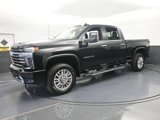 Used 2022 Chevrolet Silverado 2500 High Country w/ Z71 Off-Road Package AWD/4WD video 2