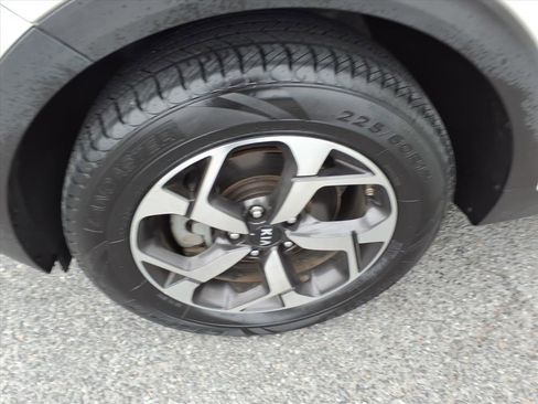 Used 2020 Kia Sportage LX image 14
