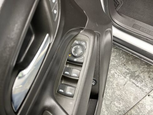 Certified 2024 Chevrolet Equinox LT AWD/4WD image 8