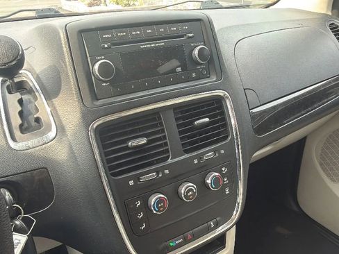 Used 2014 Dodge Grand Caravan SE w/ Quick Order Package 29E SE FWD image 13