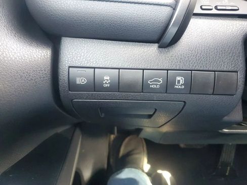 Used 2020 Toyota Camry LE FWD image 19