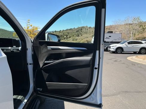 Used 2025 Cadillac Escalade Sport w/ LPO, ONYX Package AWD/4WD image 15