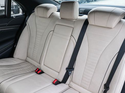 Used 2018 Mercedes-Benz S 560 Sedan image 24