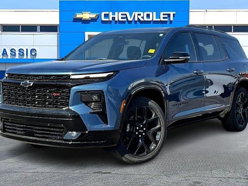 New 2026 Chevrolet Traverse RS w/ LPO, Floor Liner Package image 2