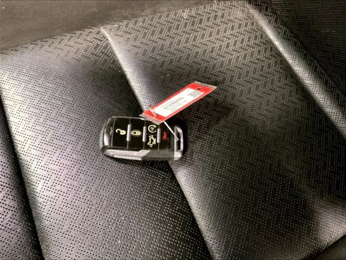 Used 2019 RAM 1500 Laramie image 30