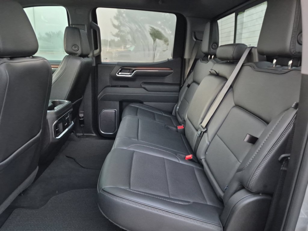 Used 2025 GMC Sierra 1500 Denali AWD/4WD image 32