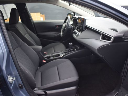 Used 2025 Toyota Corolla LE w/ LE Premium Package FWD image 10
