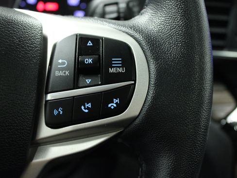 Used 2022 Ford Explorer Limited w/ Equipment Group 301A AWD/4WD image 22