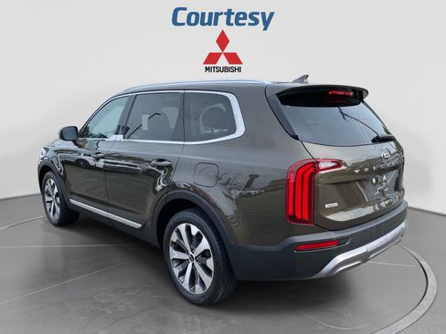 Used 2021 Kia Telluride EX w/ EX Premium Package AWD/4WD image 3