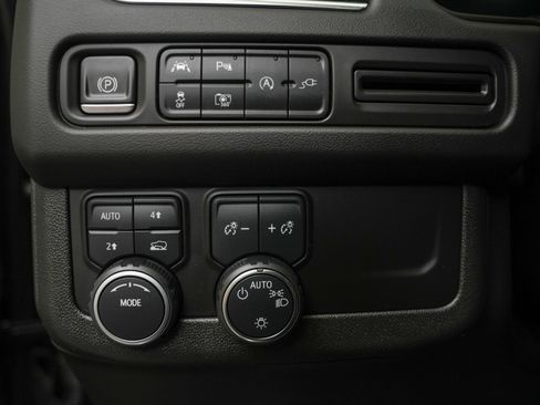 Used 2022 Chevrolet Tahoe RST w/ Luxury Package AWD/4WD image 16