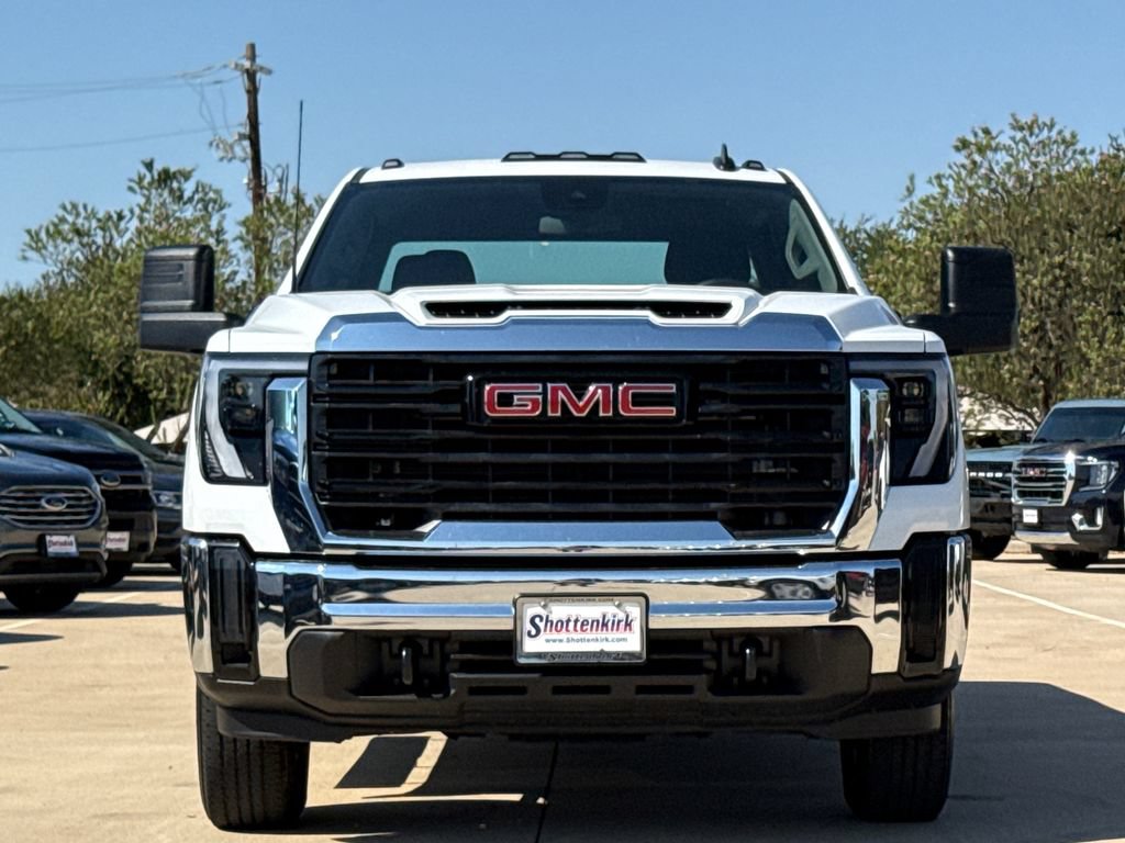 Used 2025 GMC Sierra 2500 Pro AWD/4WD image 2
