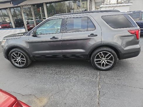 Used 2018 Ford Explorer Sport w/ Equipment Group 401A image 5