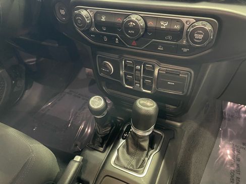 Used 2022 Jeep Wrangler Unlimited Sport AWD/4WD image 38