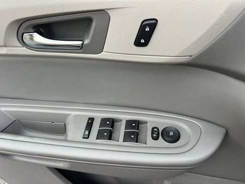 Used 2017 Chevrolet Traverse LT w/ Style and Technology Package image 22