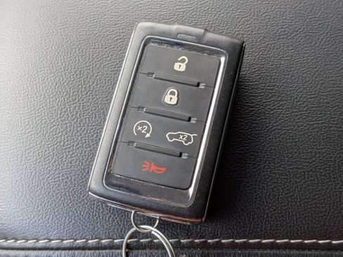Used 2023 Jeep Grand Cherokee Limited AWD/4WD image 32