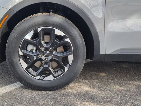 New 2025 Kia Sorento S image 14