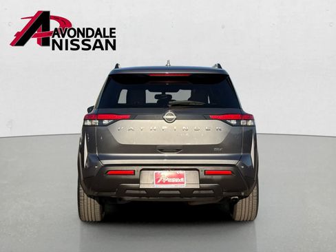 Used 2022 Nissan Pathfinder SV FWD image 5