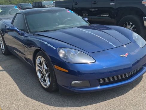 Used 2005 Chevrolet Corvette Coupe w/ Preferred Equipment Group RWD image 1