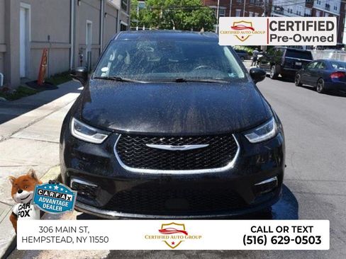 Used 2025 Chrysler Pacifica Select FWD image 1