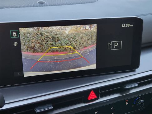 Certified 2025 Kia Sorento LX image 17