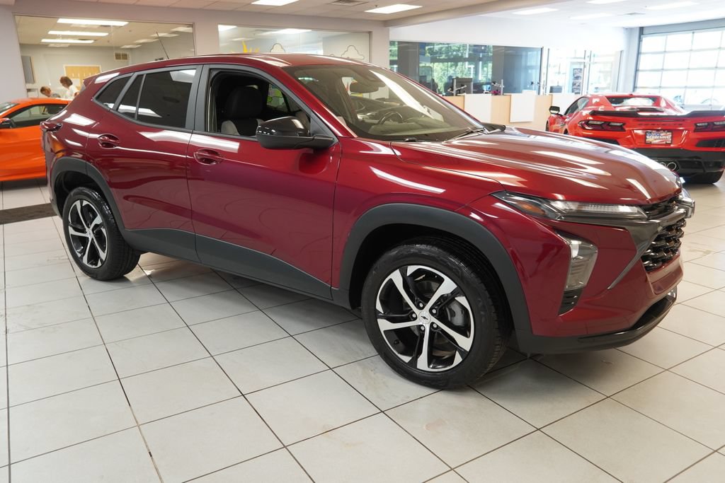 Used 2024 Chevrolet Trax RS FWD image 13