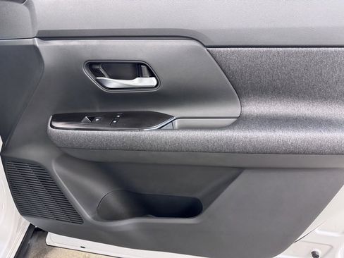 New 2026 Nissan Kicks SV w/ SV Premium Package image 25