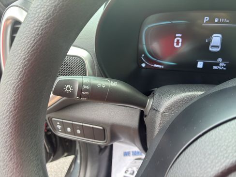 Used 2025 Kia Soul LX w/ LX Technology Package FWD image 19