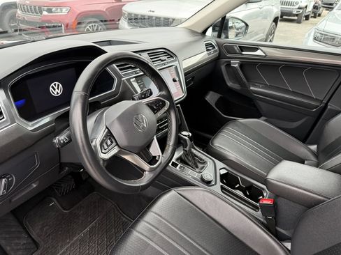 Used 2022 Volkswagen Tiguan SE AWD/4WD image 21