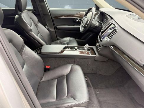 Used 2018 Volvo XC90 T8 Momentum w/ Convenience Package image 28