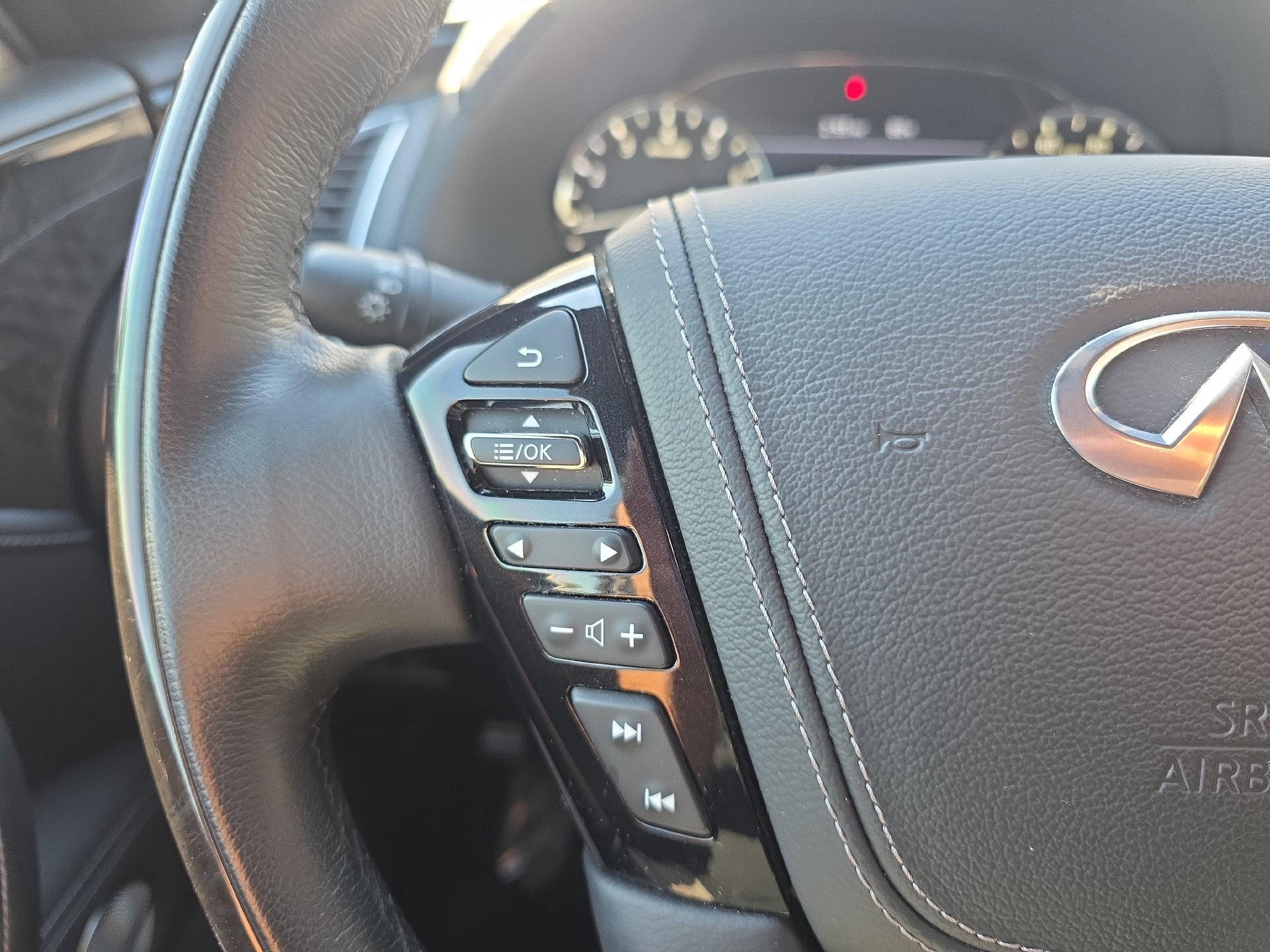 Certified 2023 INFINITI QX80 Sensory w/ All-Season Package AWD/4WD image 18