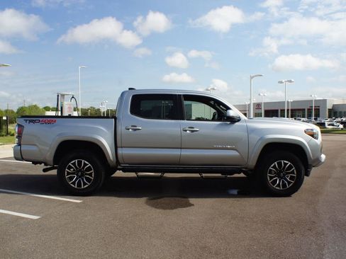 Used 2023 Toyota Tacoma TRD Sport w/ Technology Package image 21