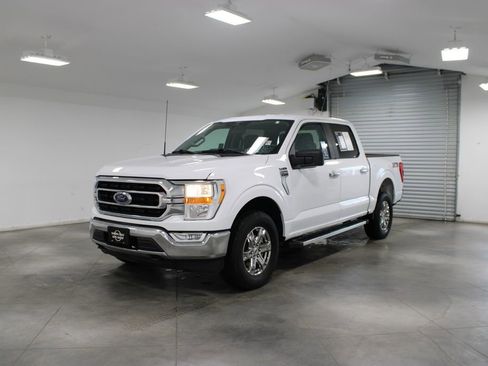 Used 2023 Ford F150 XLT w/ XTR Package AWD/4WD image 4