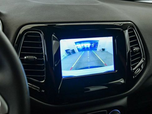 Used 2019 Jeep Compass Altitude image 27