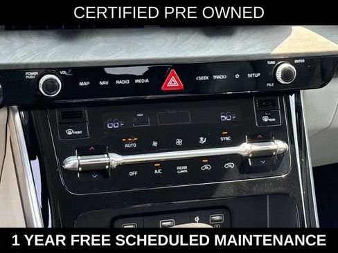 Used 2024 Kia Carnival EX FWD image 21
