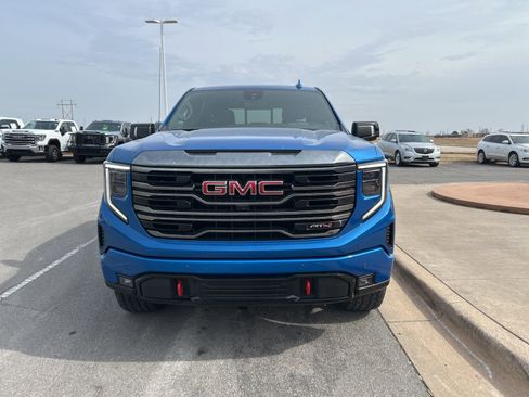 Used 2022 GMC Sierra 1500 AT4 w/ AT4 Premium Package image 2